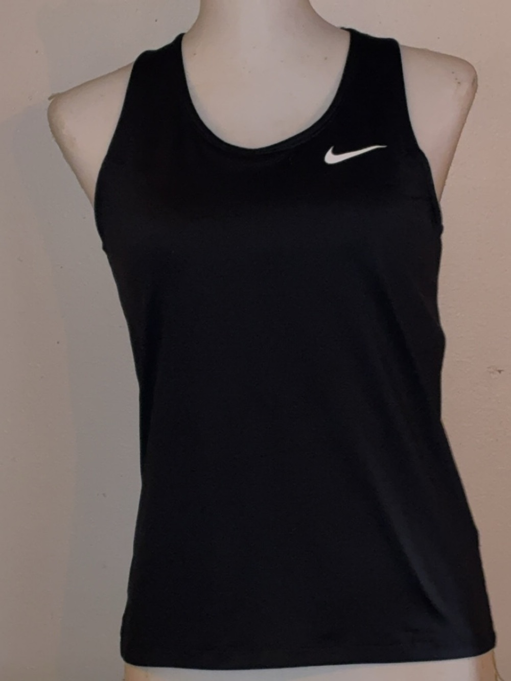 NWT Nike Dri Fit Black Racerback Tank Top Medium Built In Sports Bra